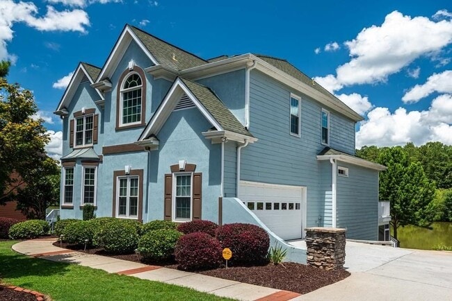 Photo - 225 Heritage Lake Dr