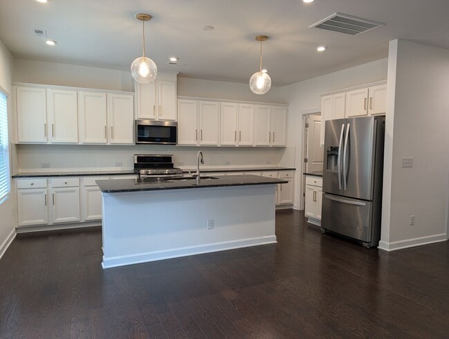 Photo - Gorgeous 4 beds, 2.5 bath home located in ...