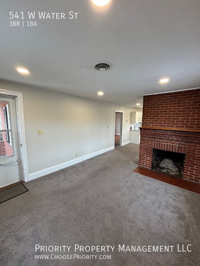 Photo - 541 W Water St