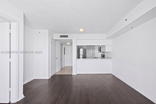 Photo - 102 SW 6th Ave Unit 605