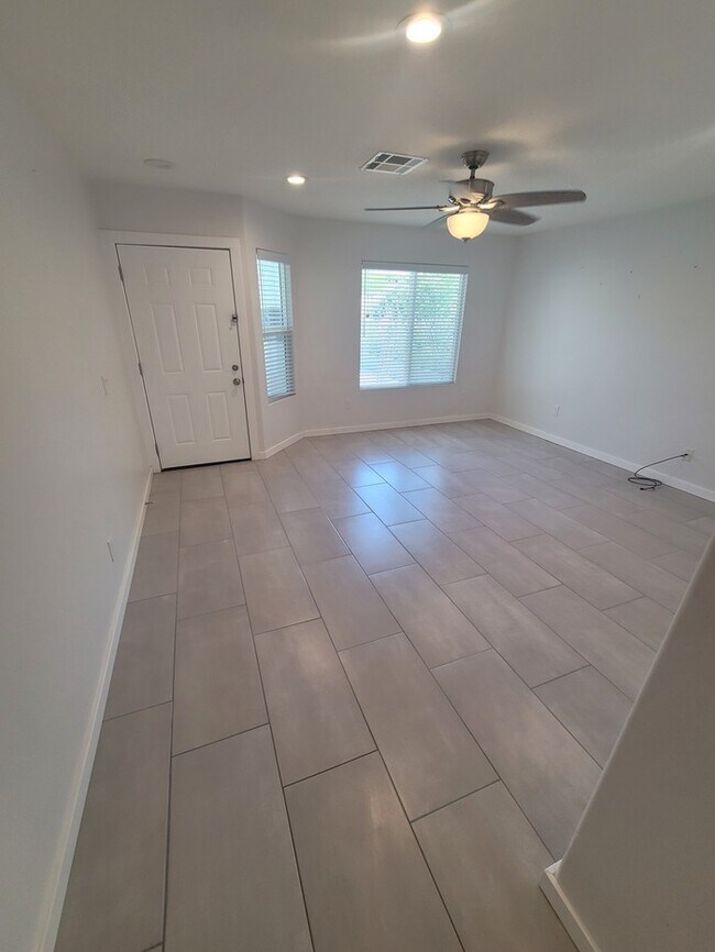 Photo - Gorgeous 3/2 in the foothills for rent!