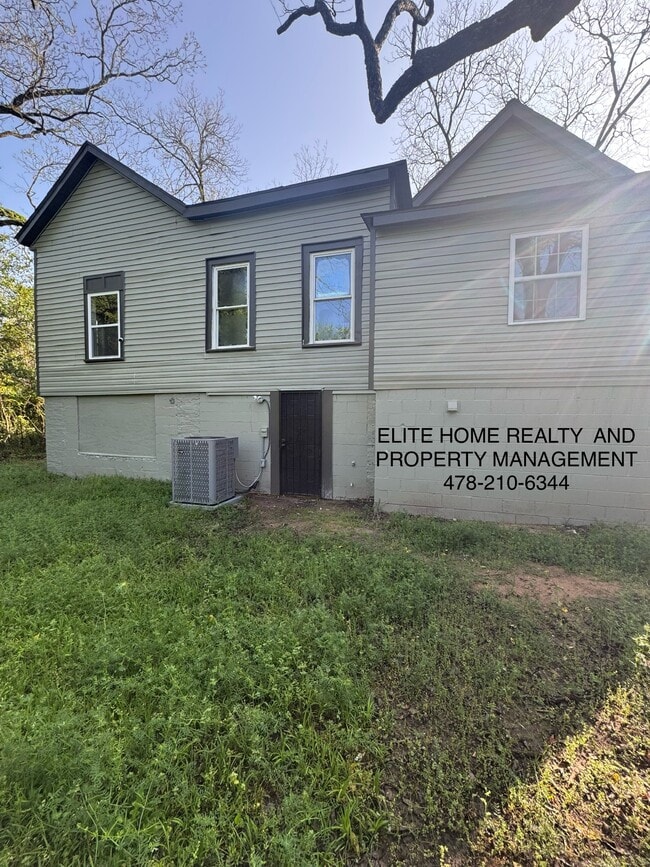 Photo - 280 Balkcom Ave