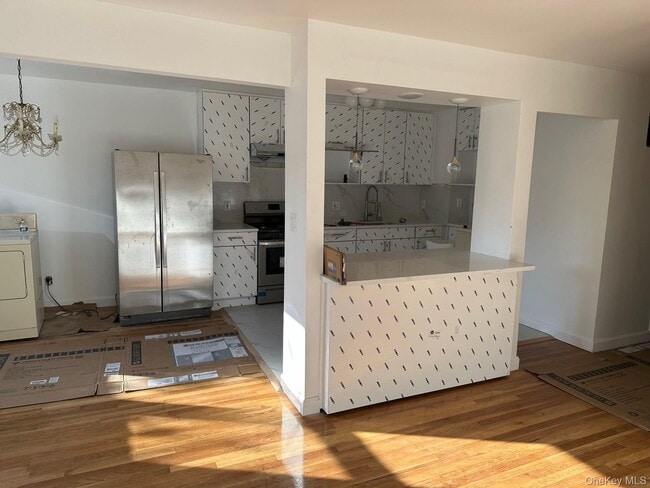 Building Photo - 61-36 219th St Unit 2