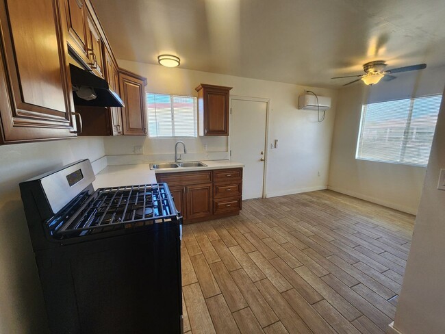 Photo - 6141 Abronia Ave