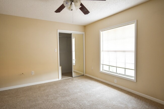 Photo - 3372 Riverview Way