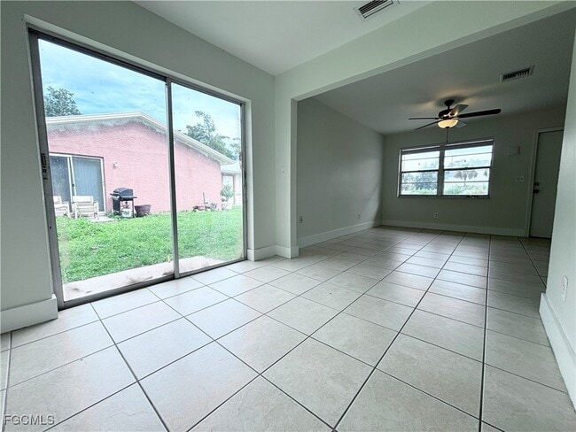 Building Photo - 4265 Desoto Ave Unit C