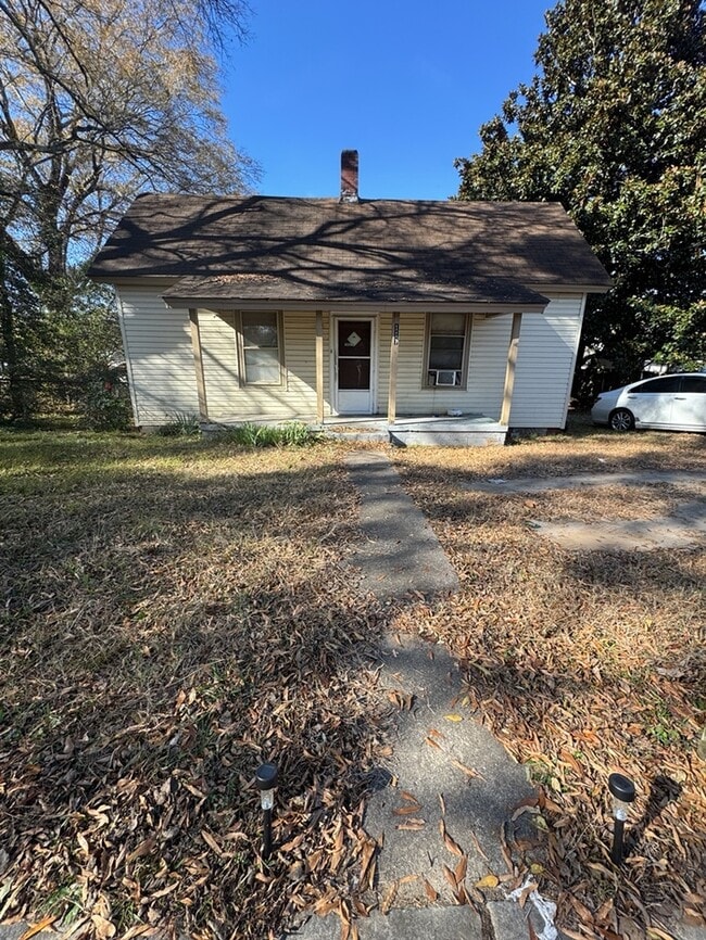 Building Photo - 2 Bedroom 1 Bathroom