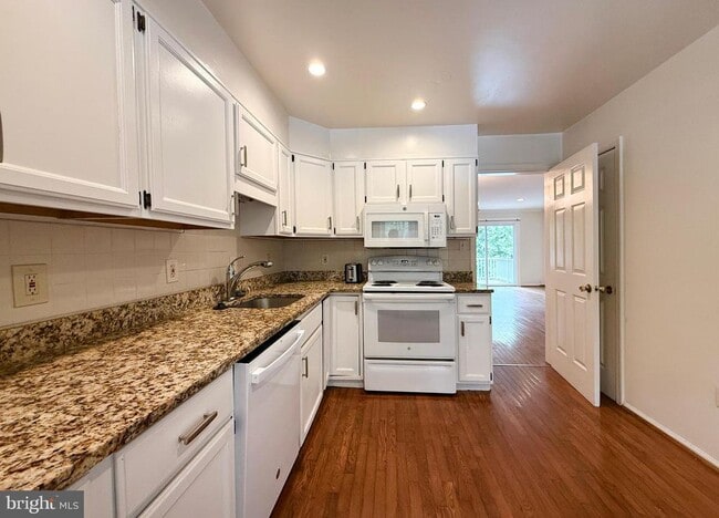 Photo - 10240 Arizona Cir