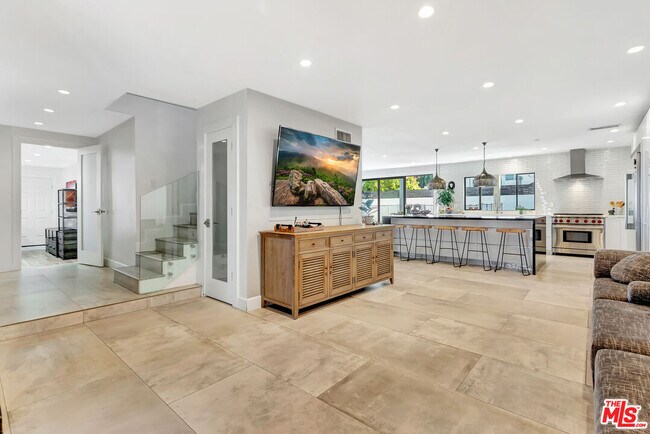 Photo - 6324 Geyser Ave