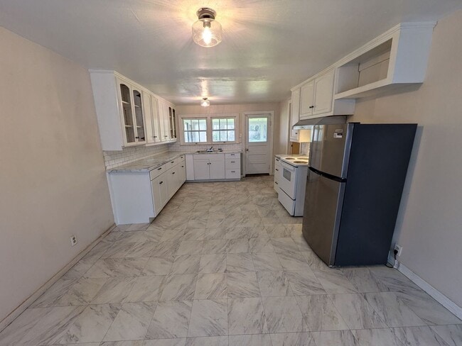 Photo - 475 Mitchell St