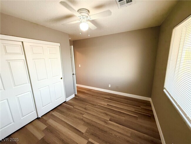 Photo - 452 Comstock Ave