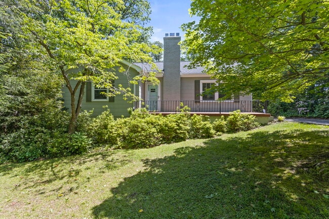 Photo - 214 Waddell Rd House Unit B