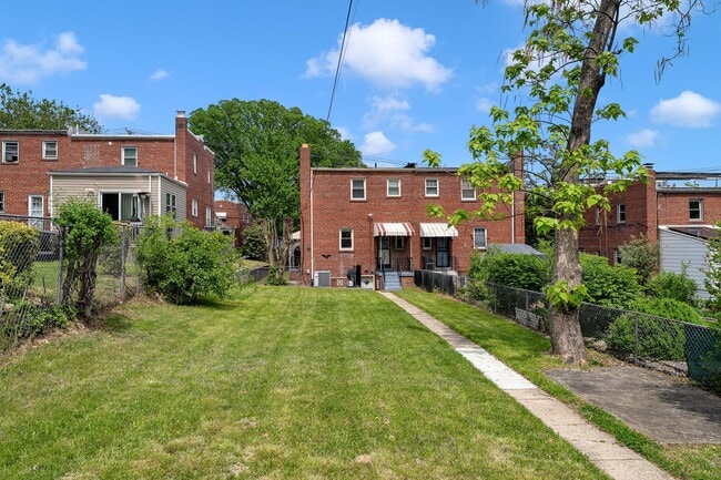 Photo - 5213 Blaine St NE