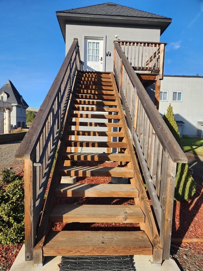 Photo - Furnished Two Bedroom Apartment on 27 Acre... Unit Miranda Carriage House #1