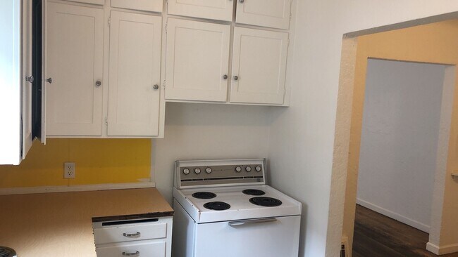 Photo - 813-815-817 NE A Street Unidad 817