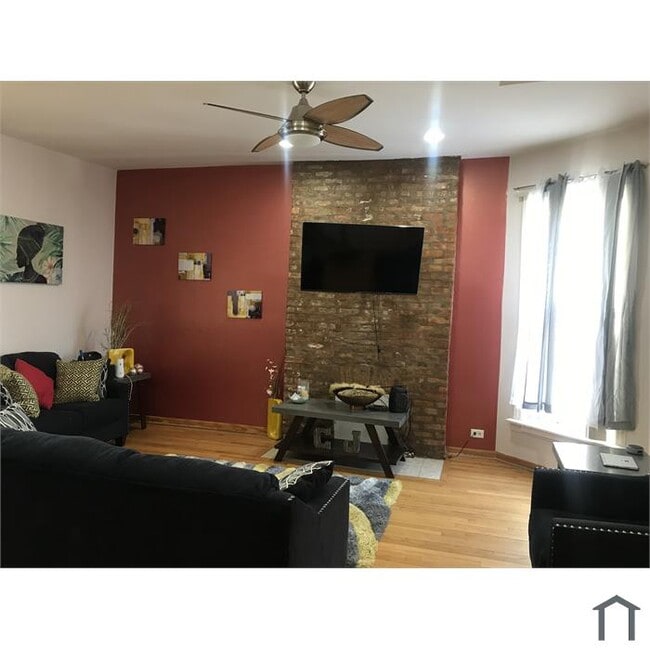 Photo - 4733 S Indiana Ave Unit B