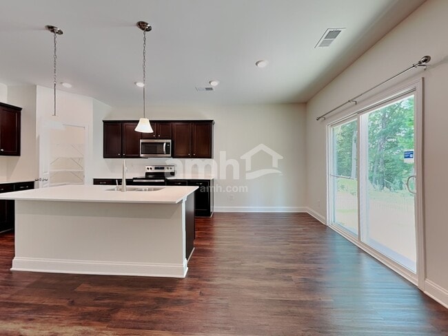 Photo - 636 Rivermist Dr