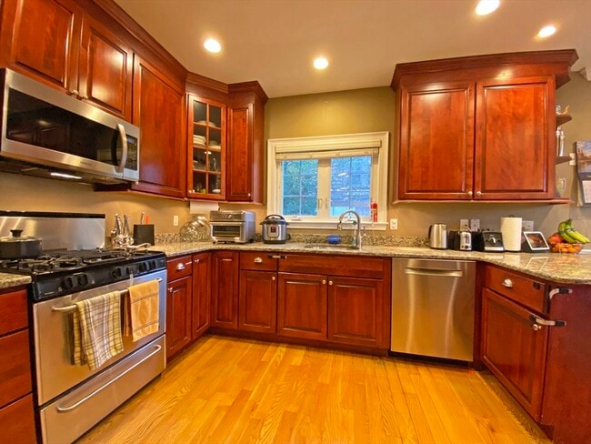 Photo - 375 Lowell Ave