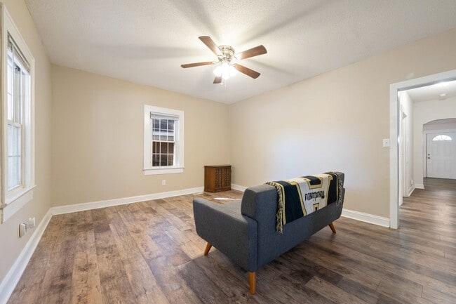 Photo - Lovely 3 bedroom bungalow close to downtown Durham!