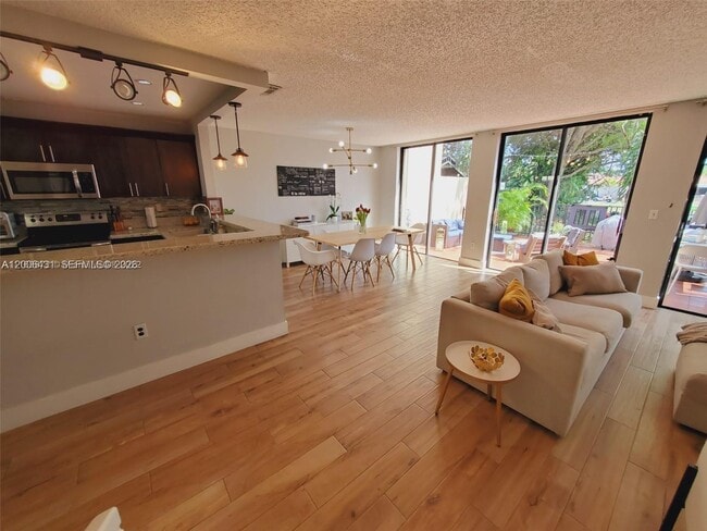 Photo - 3619 Torremolinos Ave