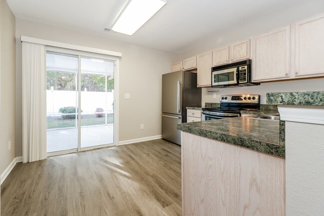 Photo - 3029 Hollybrooke Dr