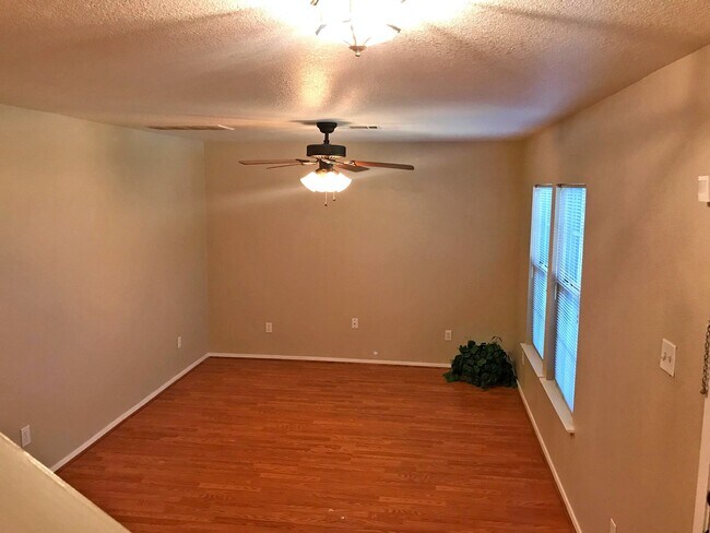 Photo - 21016 Alden's Oak