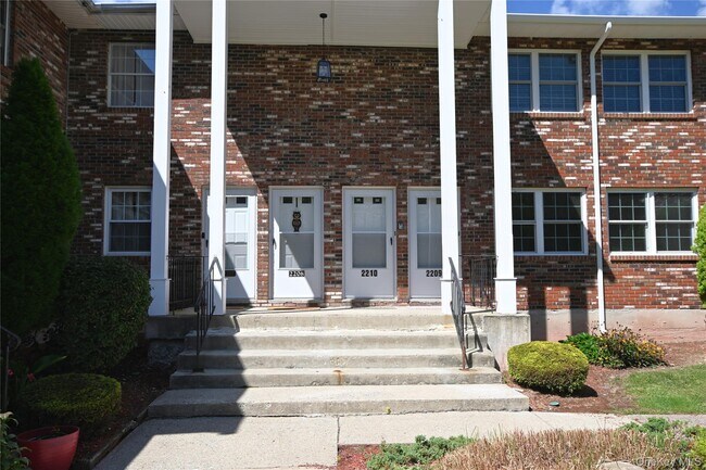 Building Photo - 276 Temple Hill Rd Unit 2209 Rental