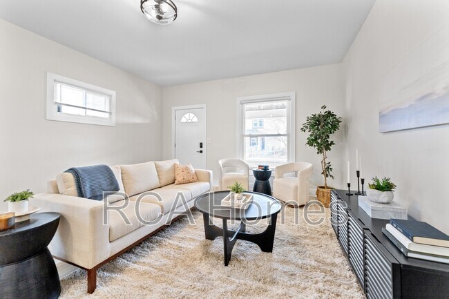 Photo - 18 N Gray St