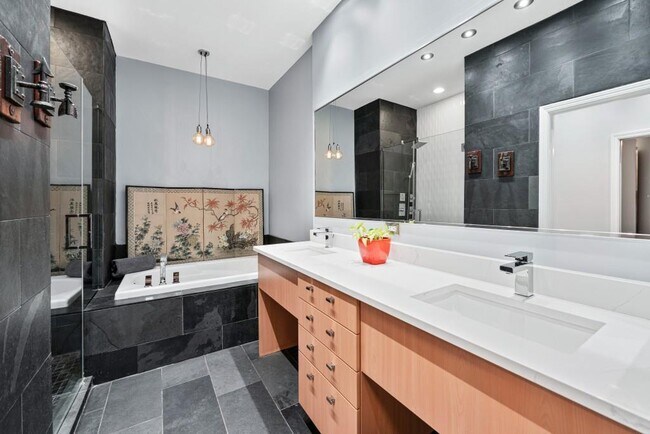 Photo - 3820 Roswell Rd NE Unidad 705