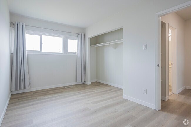 2BR, 1BA - 904SF - Trevella Townhomes