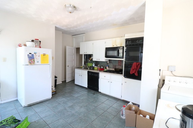 Photo - 141 Chiswick Rd Unit 6