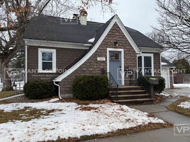 Building Photo - 1342 12th Ave