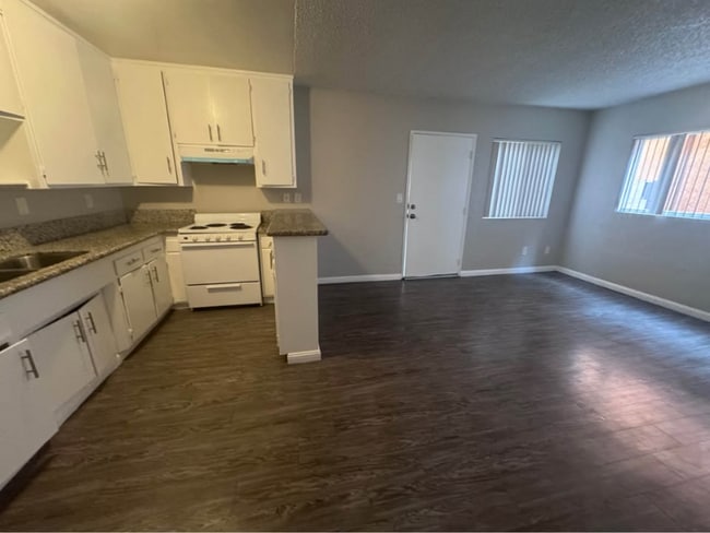 Photo - 1028 Orange Ave Unidad 12