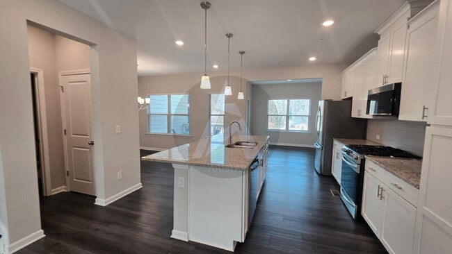 Photo - 209 Commons Ave