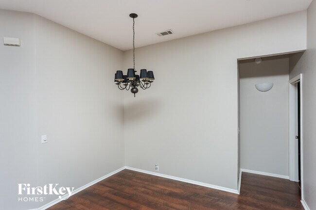 Photo - 2852 Maple Creek Dr