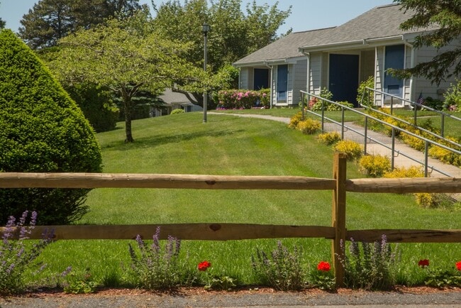 Photo - Pine Oaks Village Apartments