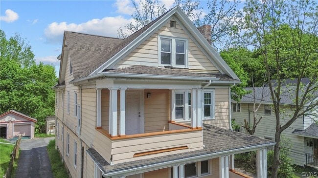 Photo - 944 Bellevue Ave