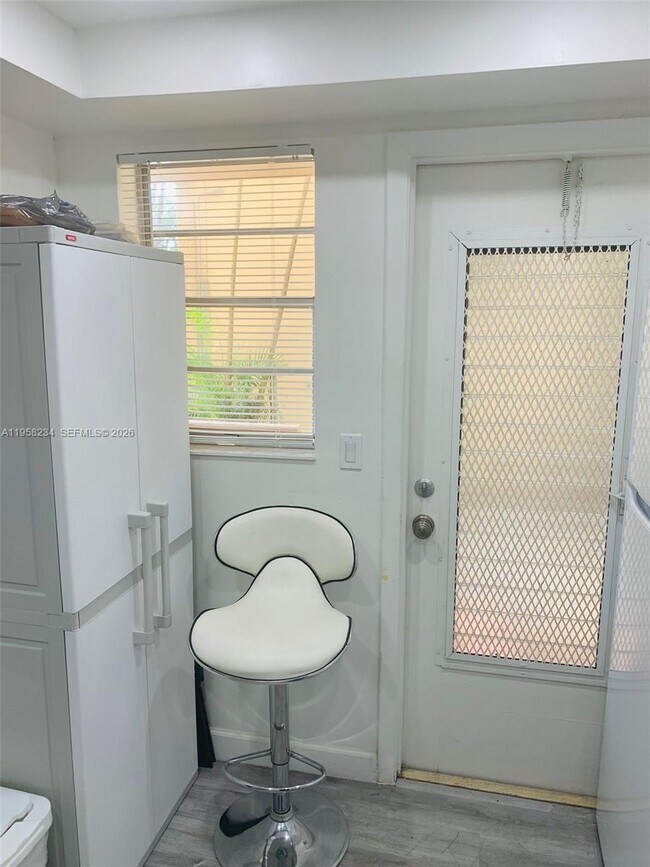 Photo - 1333 Hallandale Beach Blvd Unidad 131