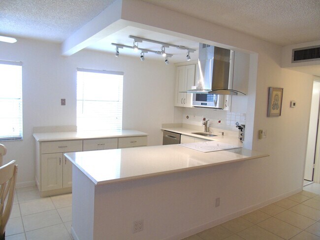 Photo - 219 Normandy Ln