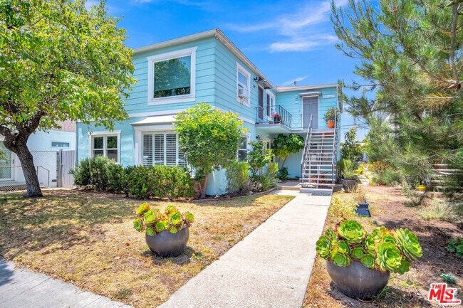 Building Photo - 2207 Ocean Park Blvd Rental