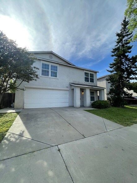 3723 Compass Pointe Ave