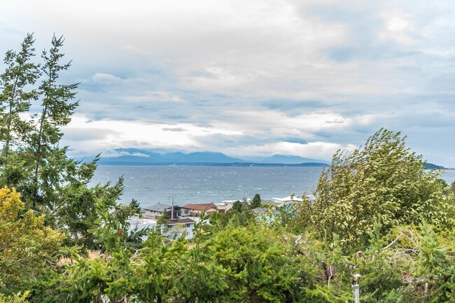 2 Bedroom + Loft Cottage with Puget Sound ... - 2 Bedroom + Loft Cottage with Puget Sound ...