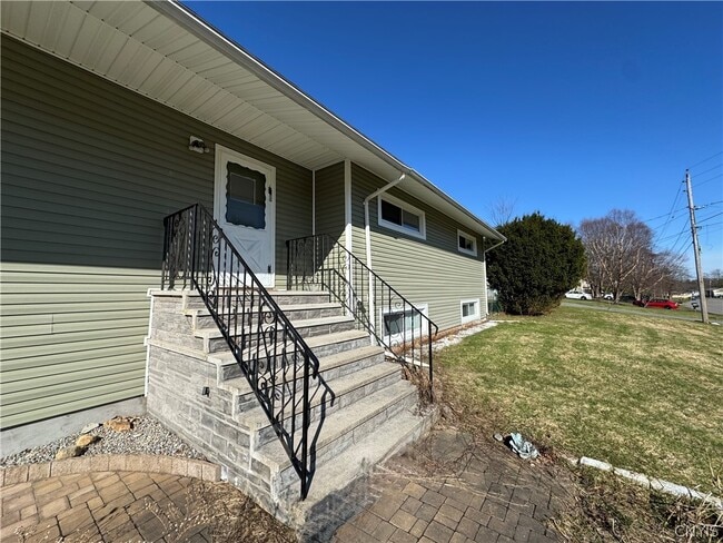 Photo - 2221 Mott Rd