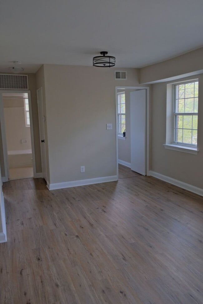 Photo - Beautiful corner unit in a secure, all-brick, pet-friendly building Unit 912