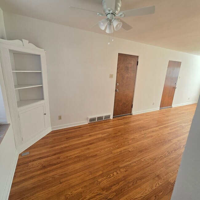6206 Nagel Ave Unit 2E