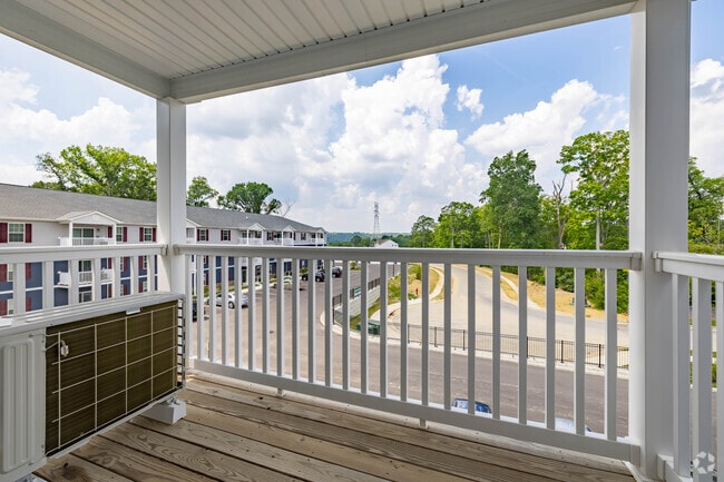 2BR, 1BA - 825SF - Balcony