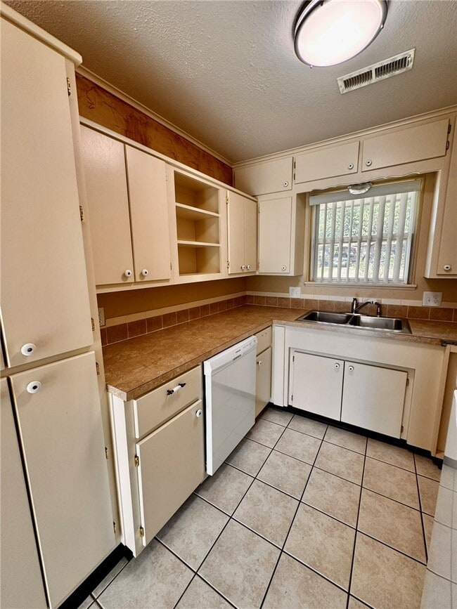 Photo - 1821 S Beth Dr