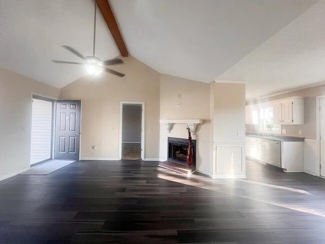 Photo - 400 Dunwoody Dr