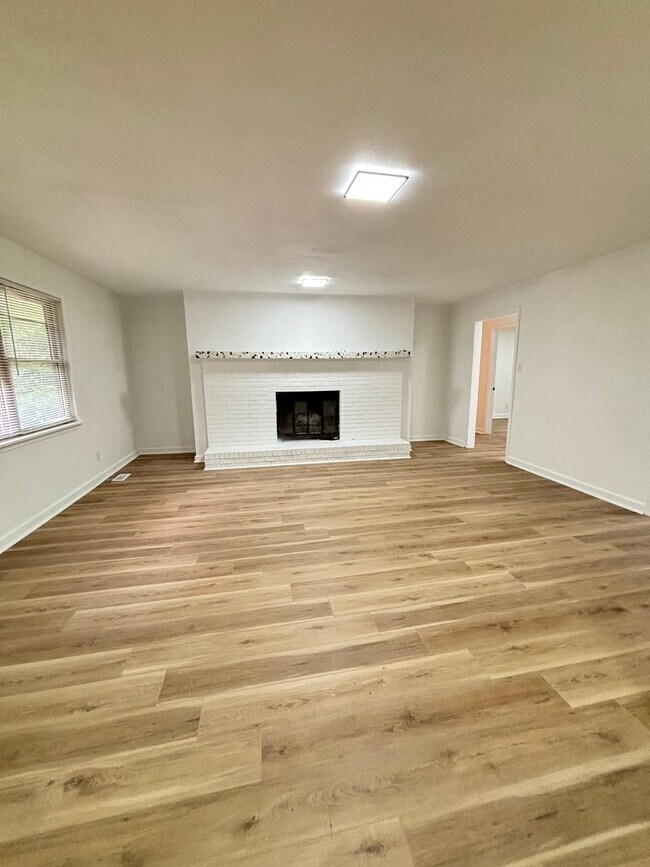 Photo - 516 Green Oak Dr