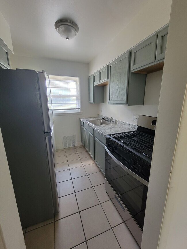 Photo - 2BR/1BA Updated Home – Vouchers Welcome!